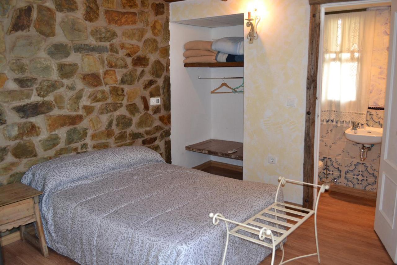 Albergue La Jarilla Plasenzuela Exteriör bild