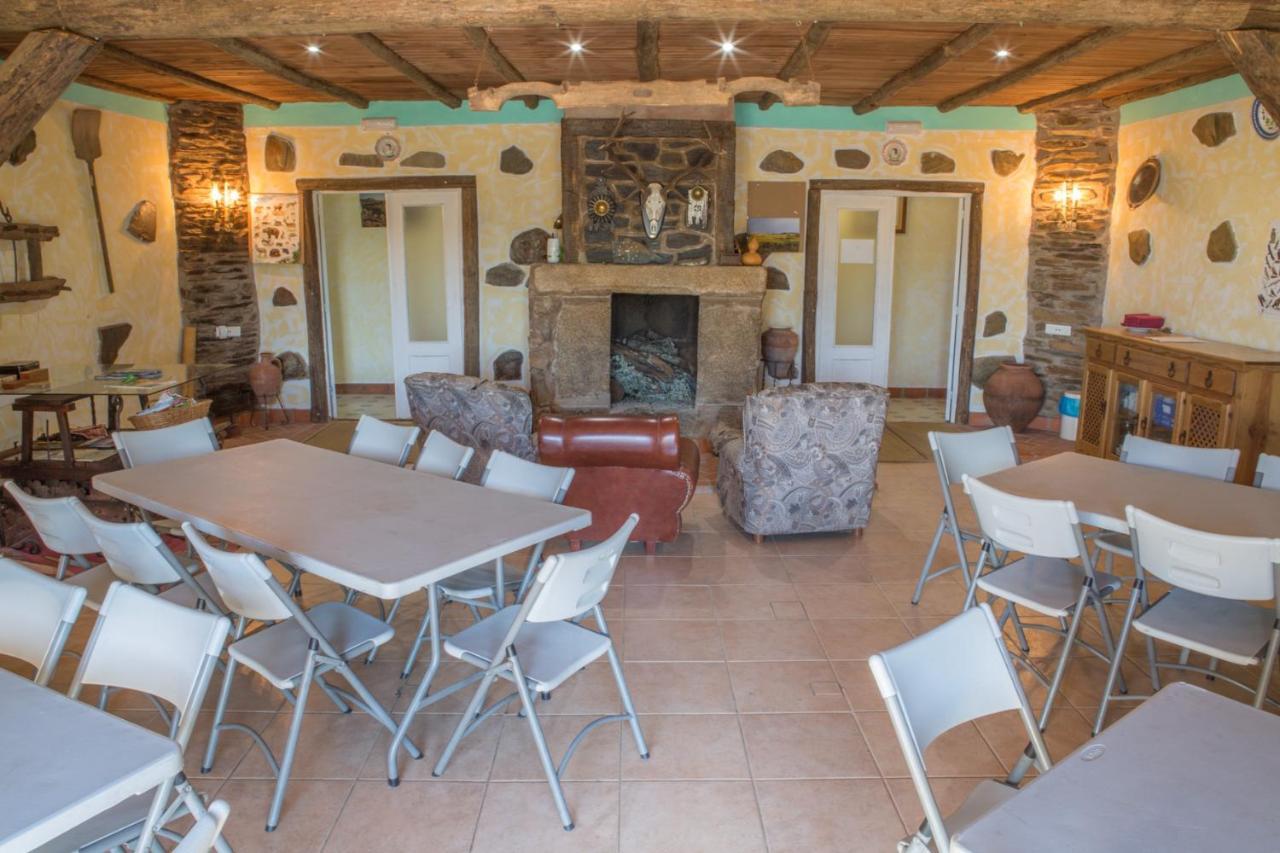 Albergue La Jarilla Plasenzuela Exteriör bild