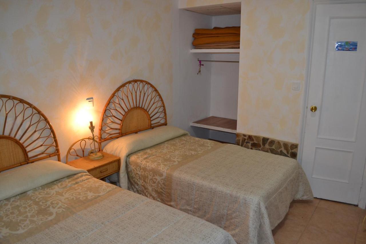 Albergue La Jarilla Plasenzuela Exteriör bild